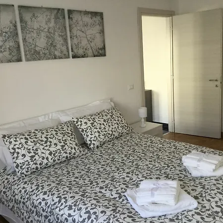 Muzia Apartment *